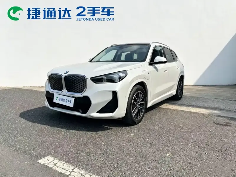 BMW iX1, 2025