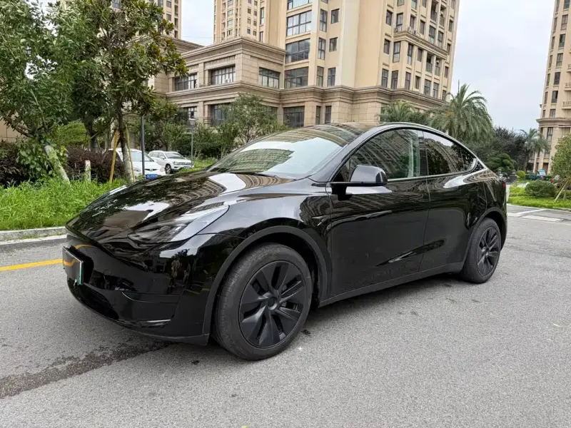 Tesla Model Y, 2023