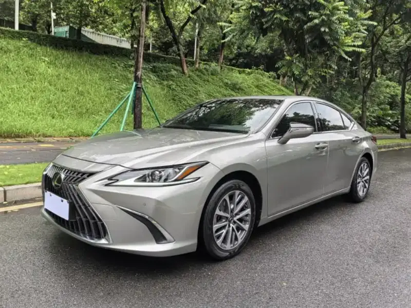 Lexus ES, 2021