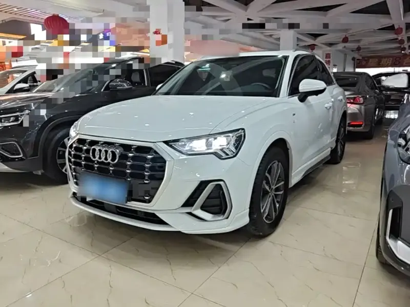 Audi Q3, 2022