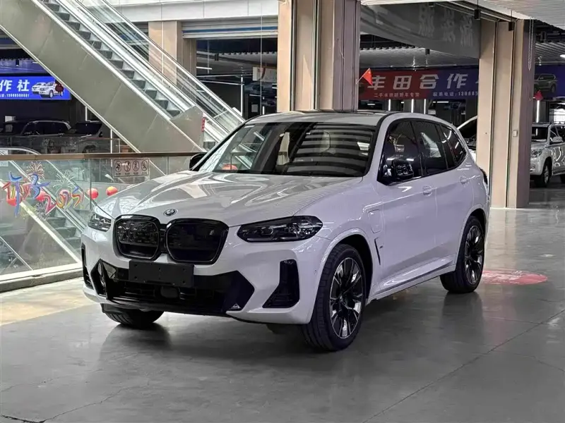 BMW iX3, 2024