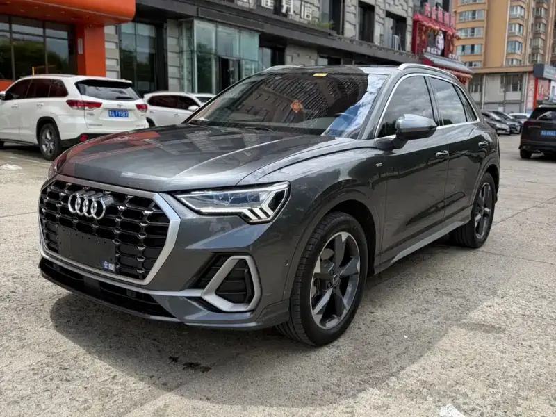 Audi Q3, 2022