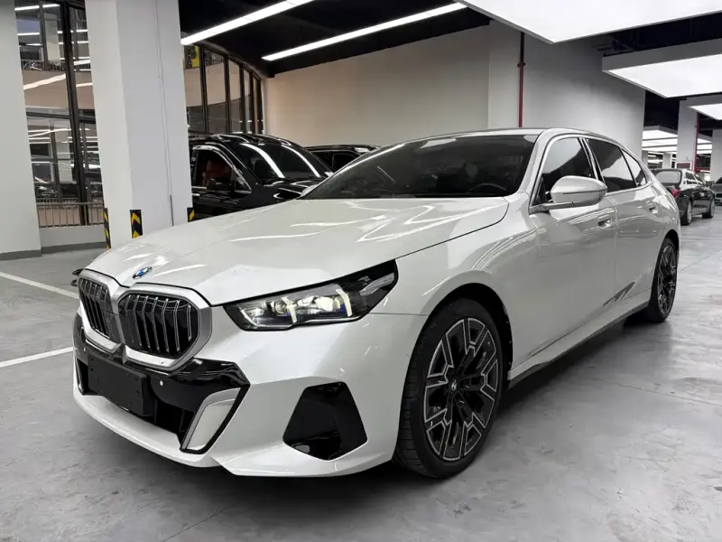 BMW 5 Series, 2024