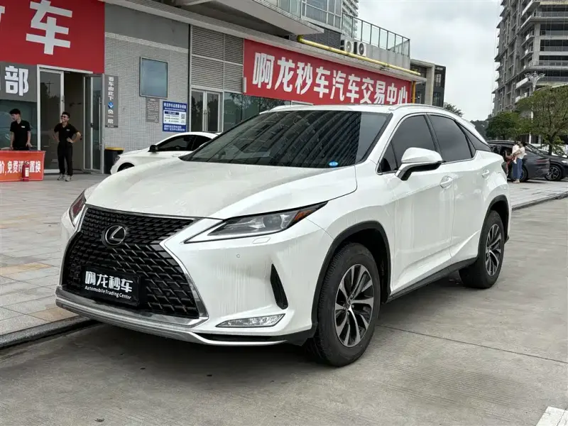 Lexus RX, 2022 — фото 1