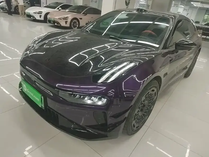 Zeekr 001, 2025