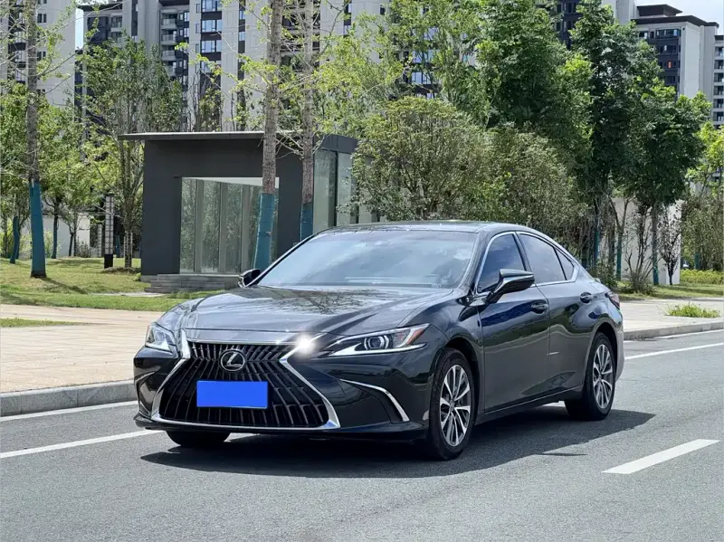 Lexus ES, 2023