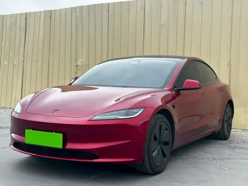 Tesla Model 3, 2025