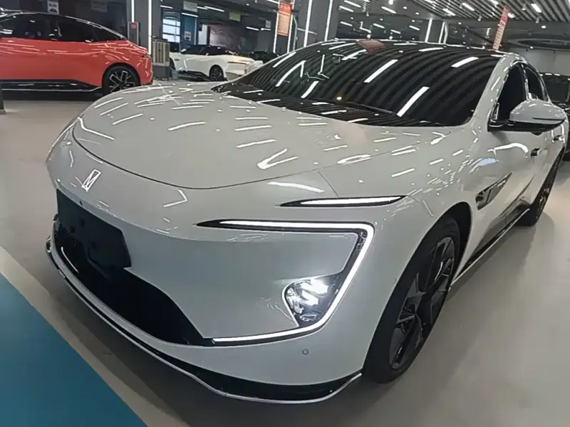 Avatr 12, 2025