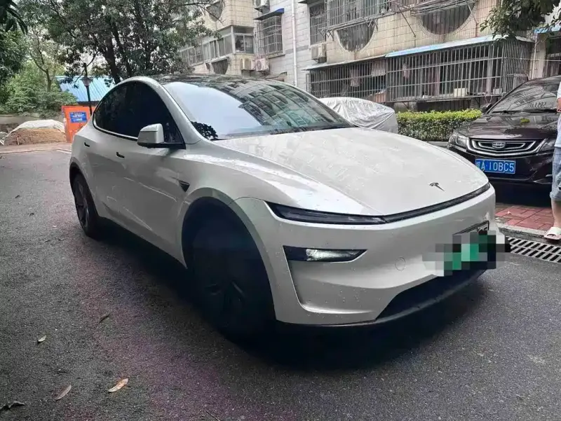 Tesla Model Y, 2025 — фото 1