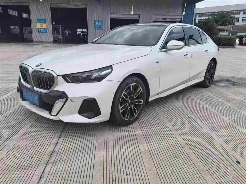 BMW 5 Series, 2024
