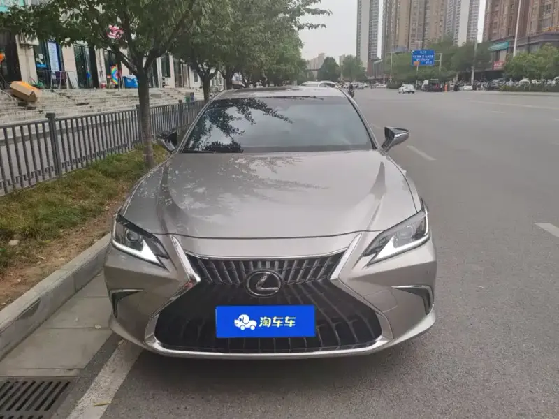 Lexus ES, 2023