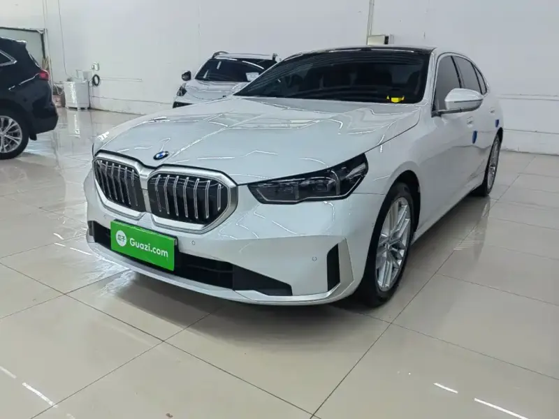 BMW 5 Series, 2024