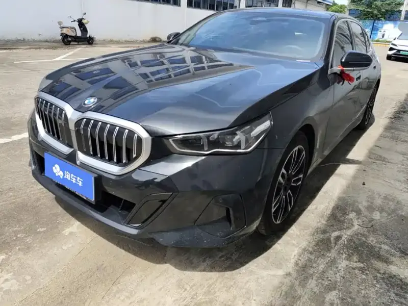 BMW 5 Series, 2026