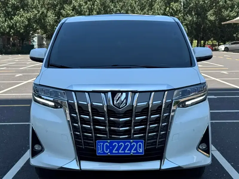 Toyota Alphard, 2015