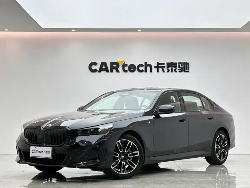 BMW 5 Series, 2025