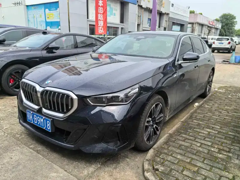 BMW 5 Series, 2025