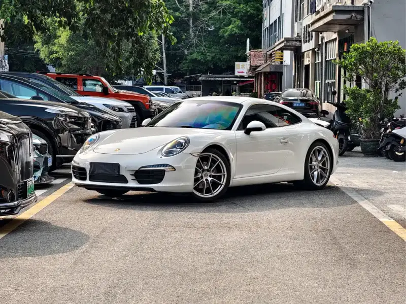 Porsche 911, 2015
