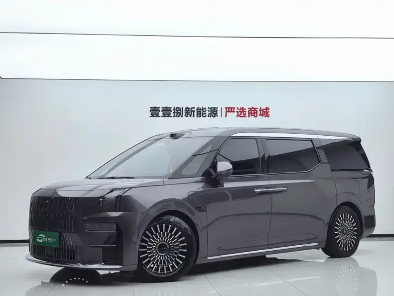 Zeekr 009, 2025