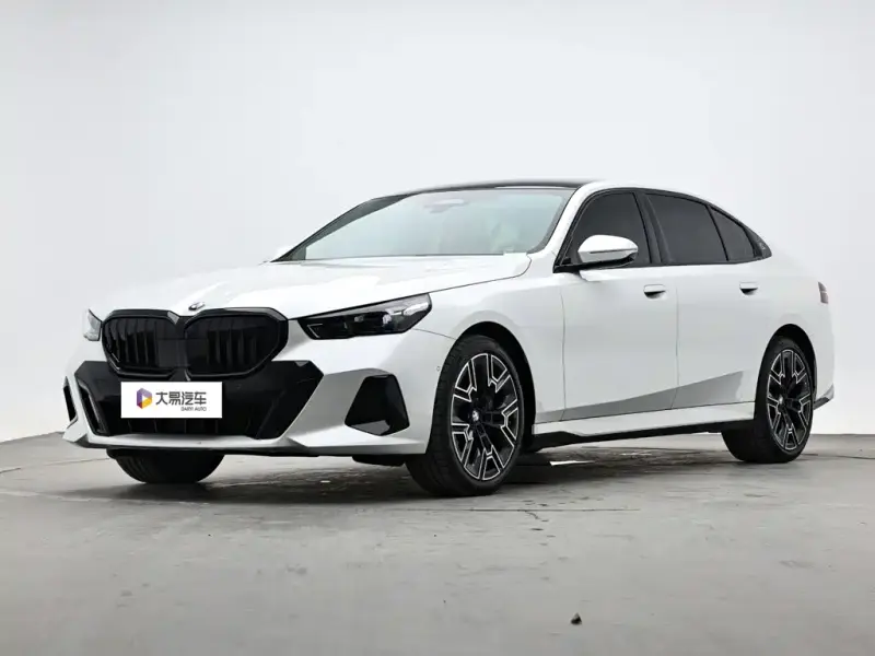 BMW 5 Series, 2026