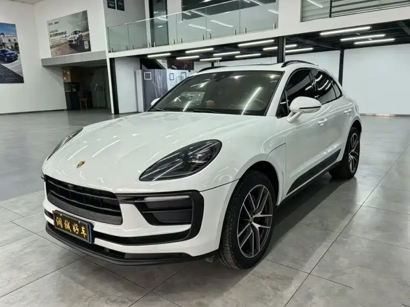 Porsche Macan, 2023 — фото 1