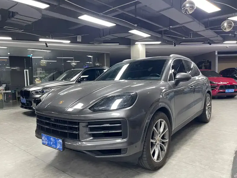 Porsche Cayenne, 2023