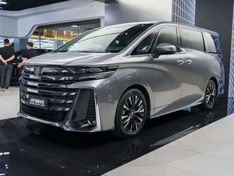 Toyota Vellfire, 2024 — фото 1