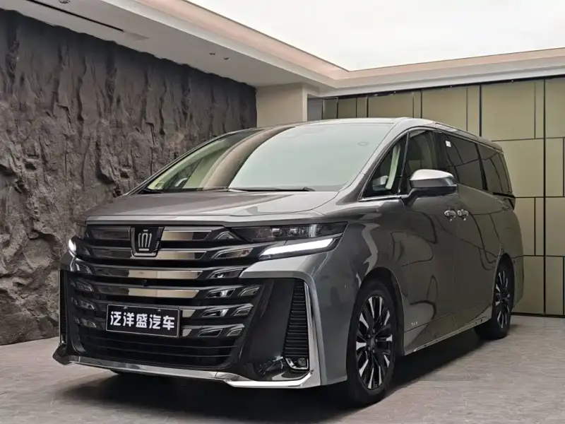 Toyota Vellfire, 2024 — фото 1