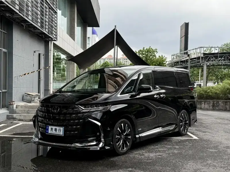 Toyota Alphard, 2025