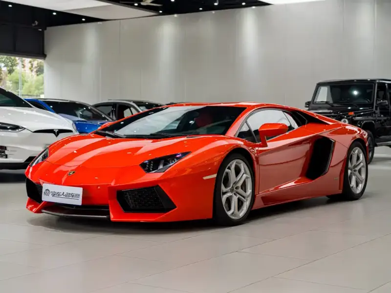 Lamborghini Aventador, 2013
