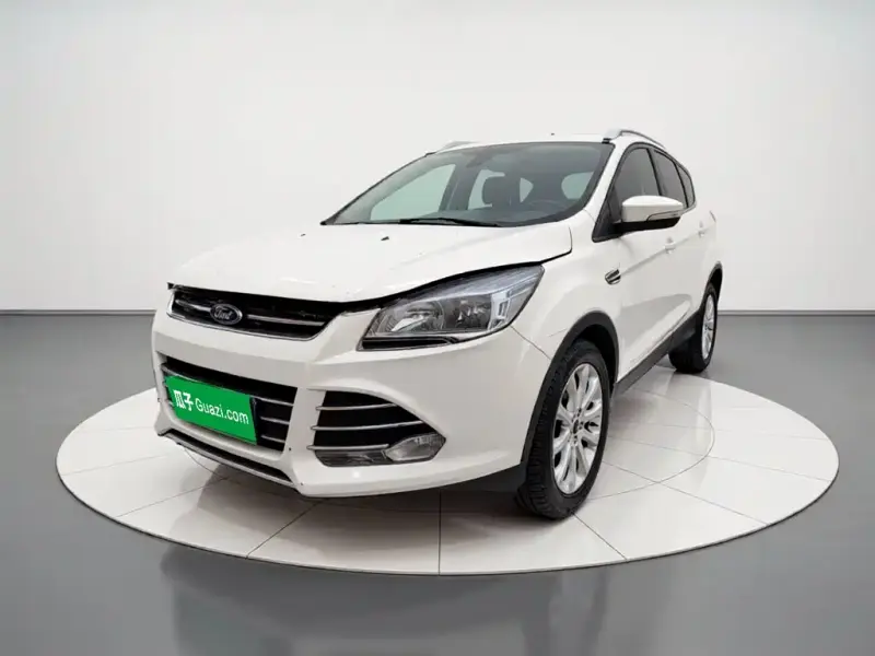 Ford Kuga, 2015