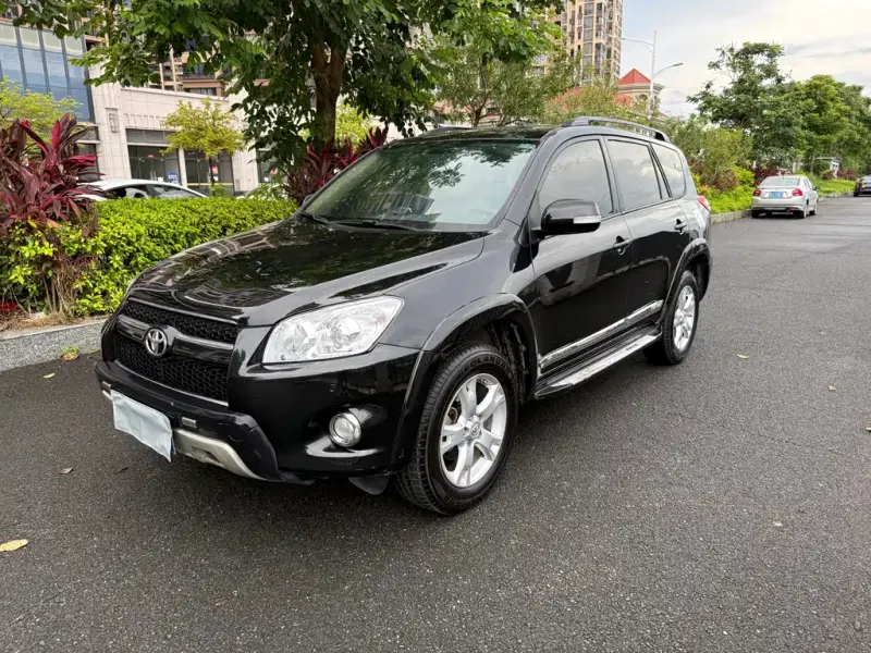 Toyota RAV4, 2011
