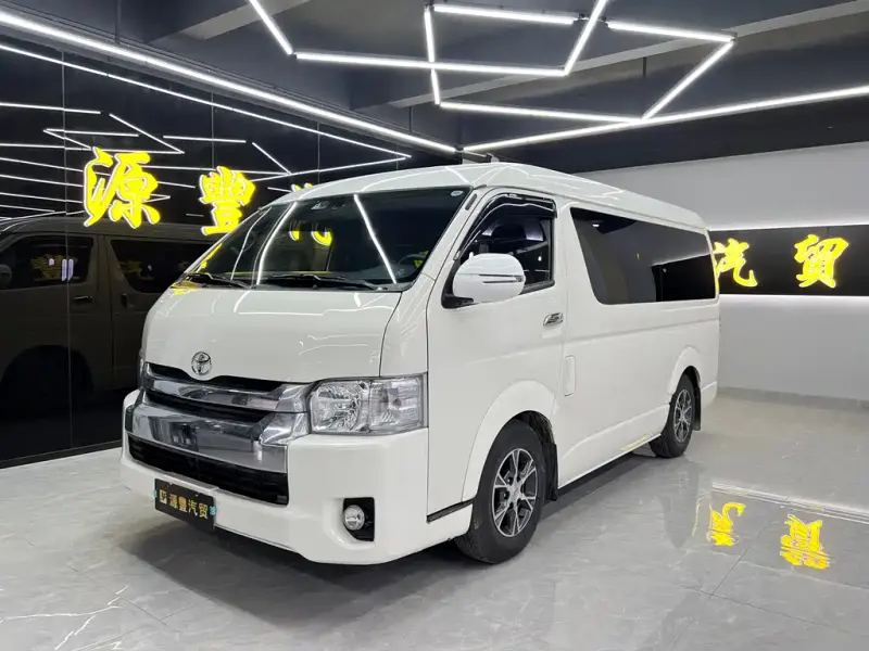 Toyota Hiace, 2016 — фото 1