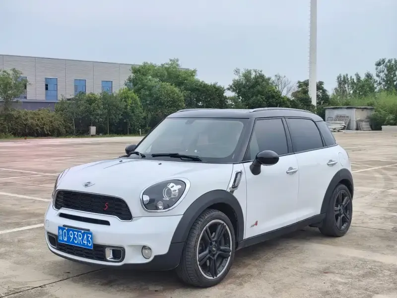 MINI Countryman, 2011