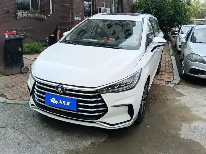 BYD MAX, 2021
