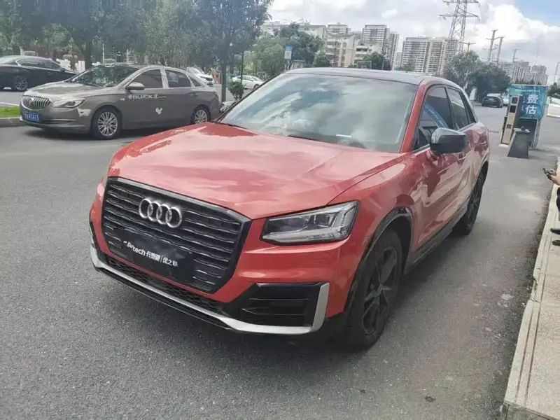 Audi Q2L, 2019