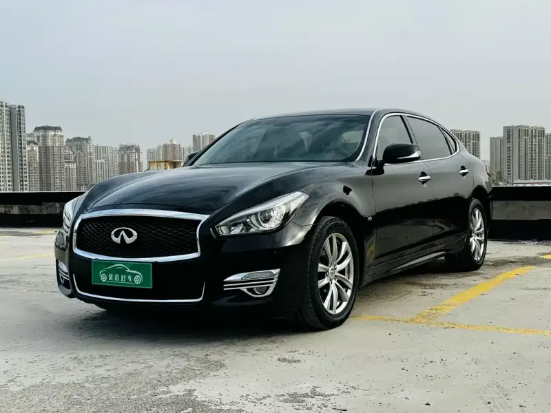 Infiniti Q70, 2016