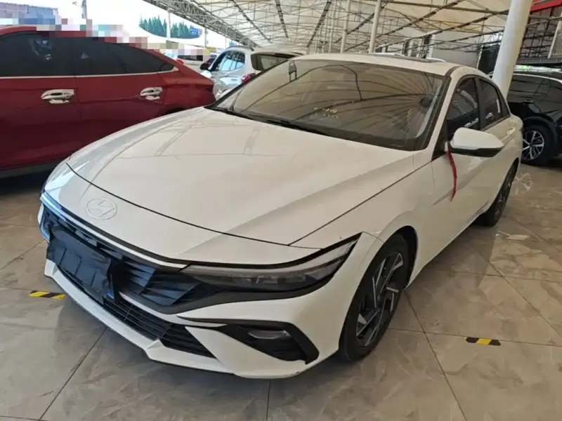 Hyundai Elantra, 2024