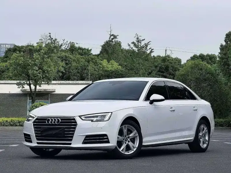 Audi A4L, 2017 — фото 1