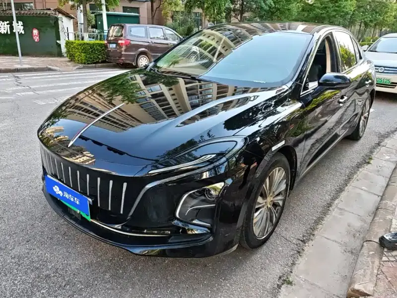 Hongqi E-QM5, 2024