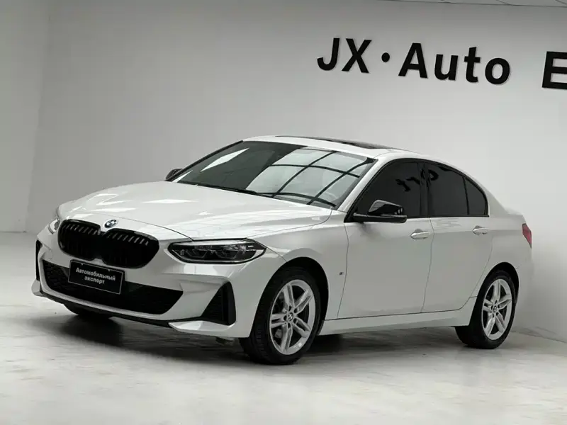 BMW 1 Series, 2022