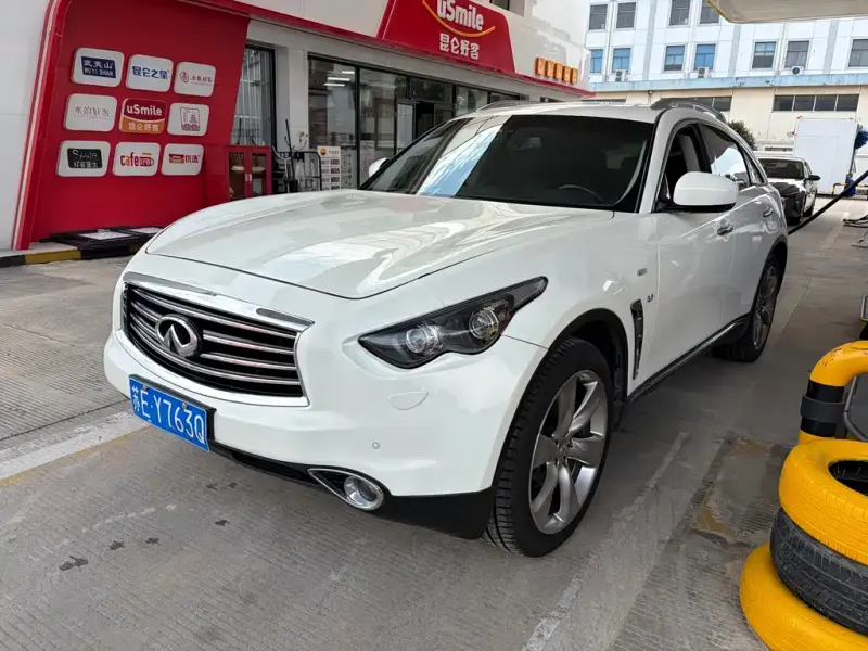 Infiniti QX70, 2015