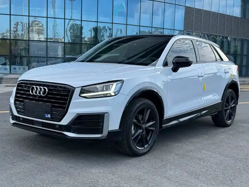 Audi Q2L, 2021