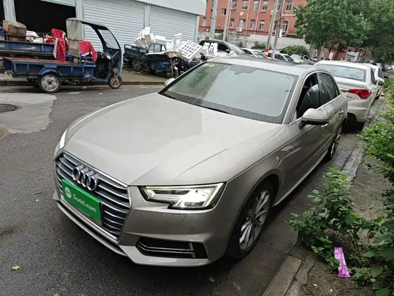 Audi A4L, 2018 — фото 1