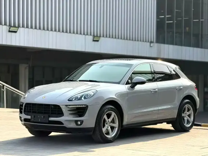 Porsche Macan, 2015
