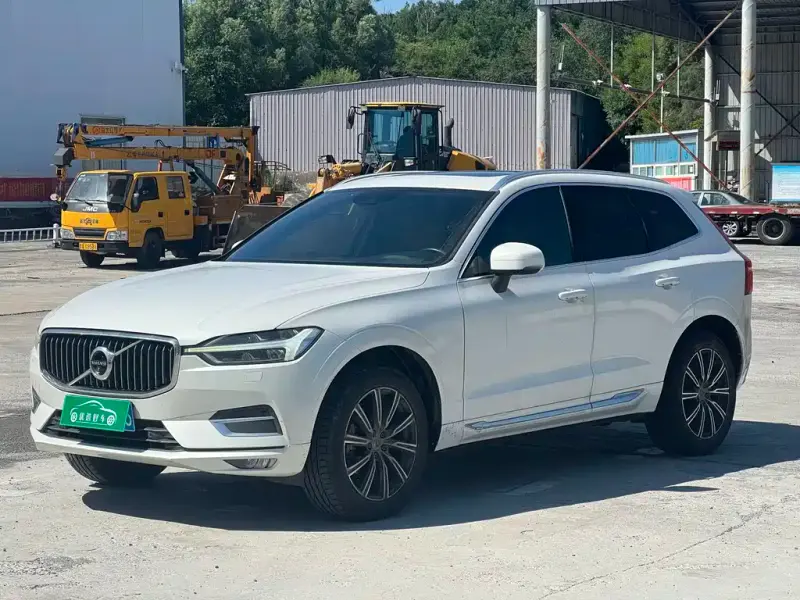 Volvo XC60, 2018 — фото 1