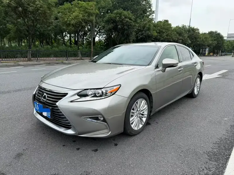 Lexus ES, 2017