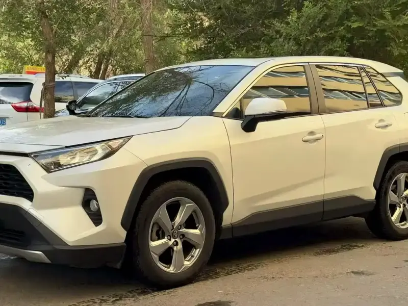 Toyota RAV4, 2022 — фото 1