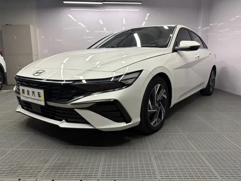 Hyundai Elantra, 2023