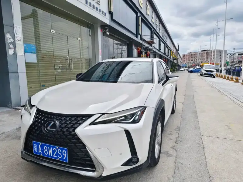 Lexus UX, 2021