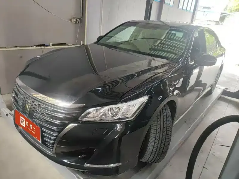 Toyota Crown, 2018